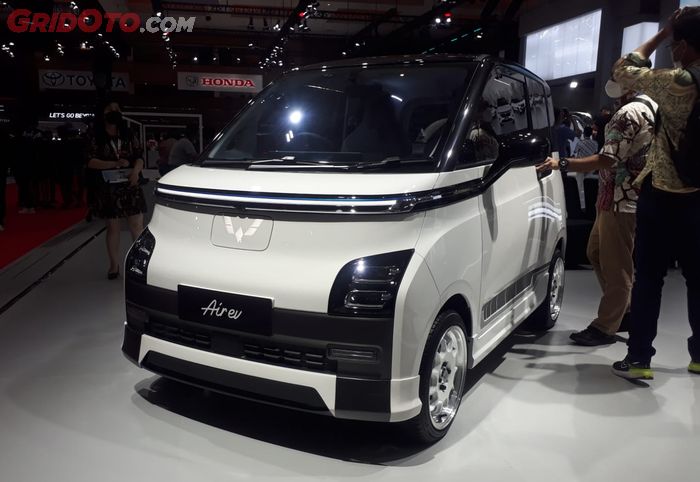 Tampil dinamis, bodi Wuling Air ev ini dipasangkan add-on custom