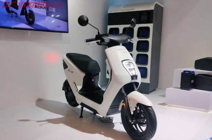 Honda EM1 e:, motor listrik baru Honda yang mejeng di IIMS 2023. Pabrikan sebut prediksi harganya.