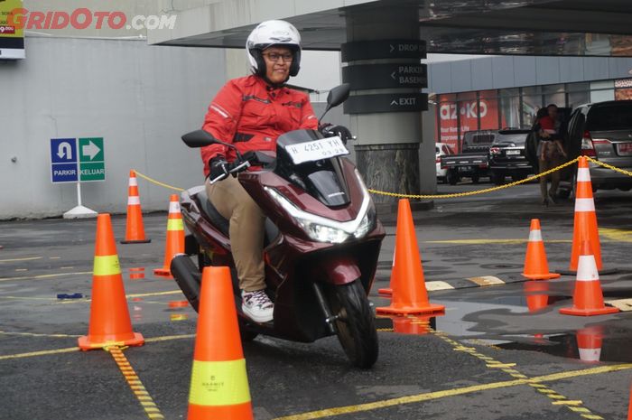 Ilustrasi motor matic