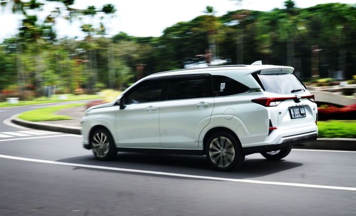 Toyota Veloz Q CVT TSS