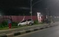 Bisa-bisanya Avanza Terbang di Jalan Raya, Pemotor Tak Sadarkan Diri Dibuatnya