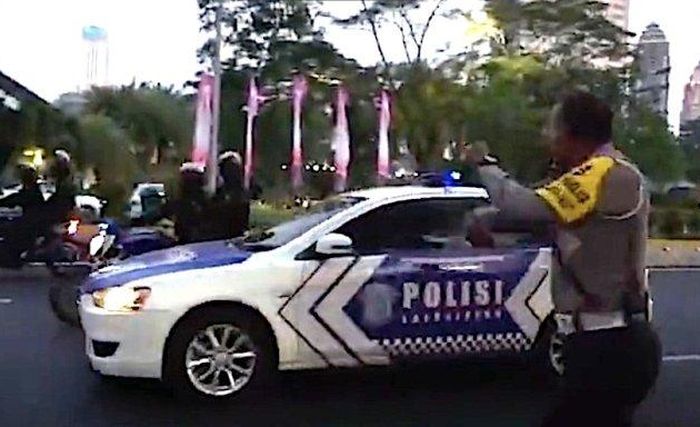 Dirlantas Polda Metro Jaya, Kombes Pol Latif Usman saat teriaki mobil PJR dengan kata-kata 'Polisi Goblok'