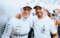 Duh! Lewis Hamilton Gak Mau Kasih Valtteri Bottas Menang di F1 Brasil