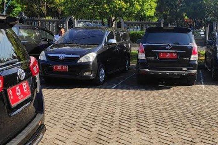 Mobil dinas pelat merah pemerintah kabupaten Tuban, Jawa Timur