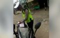 Oknum Polisi Kehabisan Alasan, Pemotor Tanya Apa Salahnya, Nekat Marah