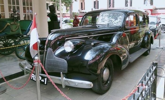 Buick 8 adalah mobil kepresidenan pertama Republik Indonesia