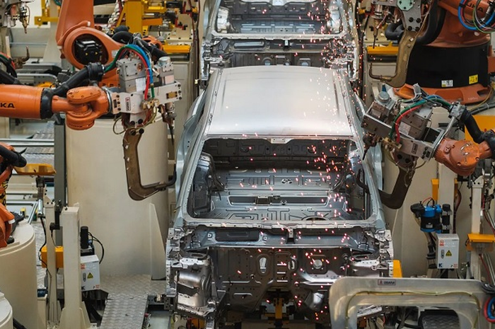 Ilustrasi produksi mobil Toyota