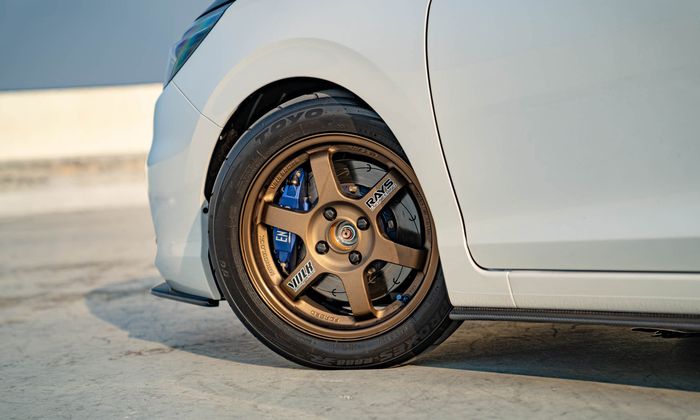Honda City Hatchback ditopang pelek Volk Racing TE37