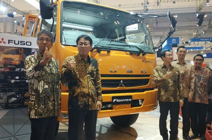 PT Krama Yudha Tiga Berlian Motors (KTB) hadirkan enam varian baru Fighter di ajang GIIAS 2019.