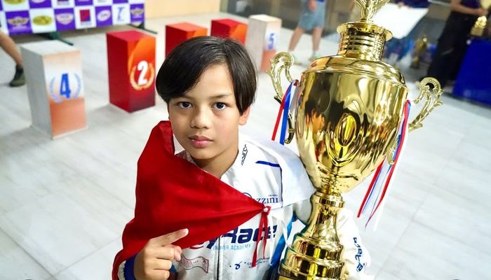 Muhammad Fadhl Abbas Wibowo, pegokart muda berbakat asal Indonesia, akan mengikuti kejuaraan bergengsi Rok Cup Superfinal South Garda yang akan digelar di Italia pada tanggal 14 hingga 18 Oktober 2025.