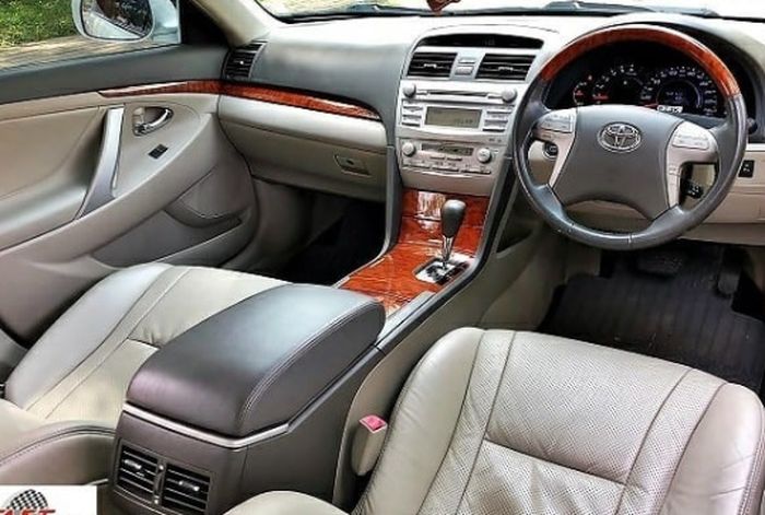 interior Toyota Camry 2.4 V 2010