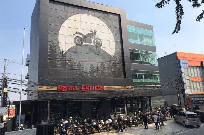 Store Royal Enfield di Pondok Indah, Jakarta Selatan