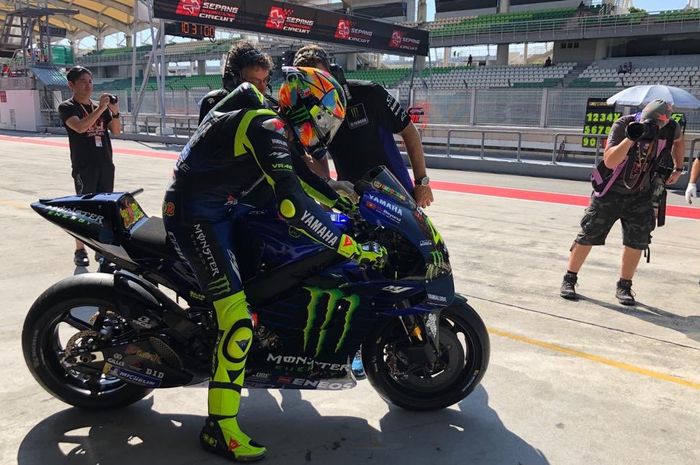 Valentino Rossi pertama kalinya mengendarai motor Yamaha YZR-M1 2019 pada tes pramusim Sepang