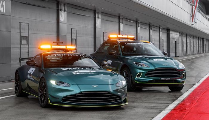 Aston Martin Vantage dan Aston Martin DBX dipersiapkan untuk safety car dan medical car F1 2021