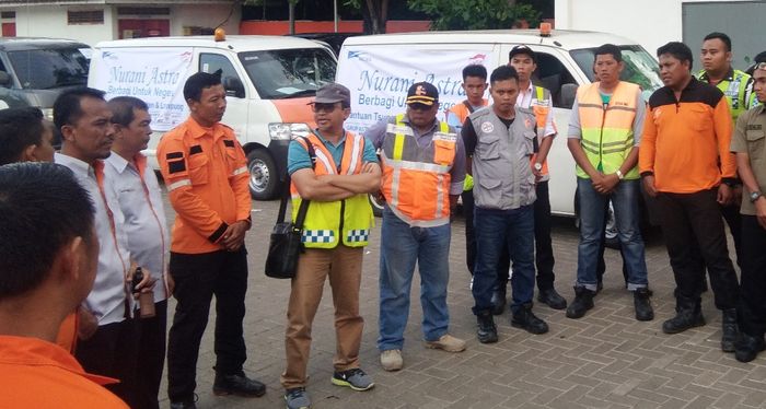 Personel bantuan dari Astra Group untuk korban tsunami Banten dan Lampung