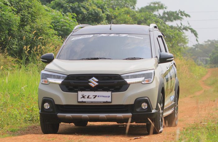 Suzuki New XL7 Hybrid