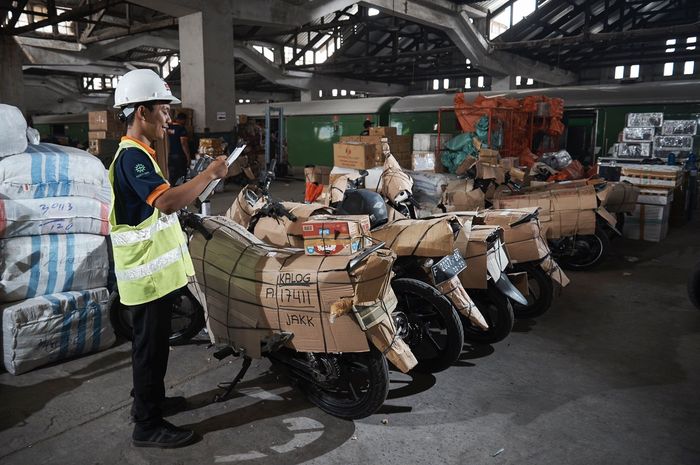 PT Kereta Api Indonesia (Persero) melalui KAI Logistik membuka pendaftaran mudik motor gratis (Motis).