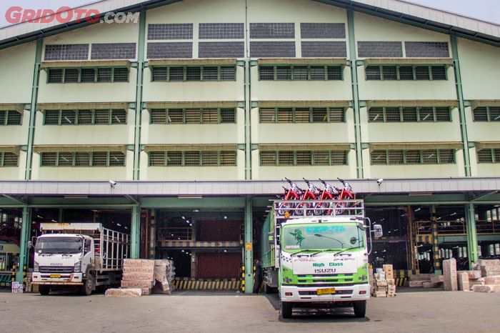 Distribusi dan ritel sepeda motor mencatatkan pendapatan sebesar Rp3.797 miliar pada periode ini