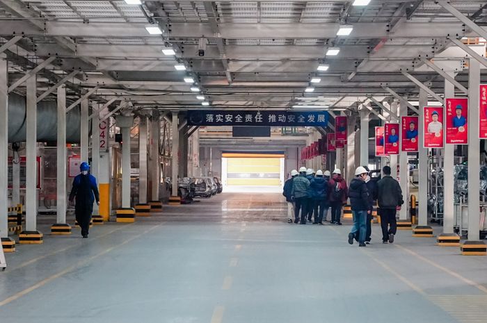 Suasana pabrik BYD di Zhengzhou, Henan, Cina (15/1/2026)