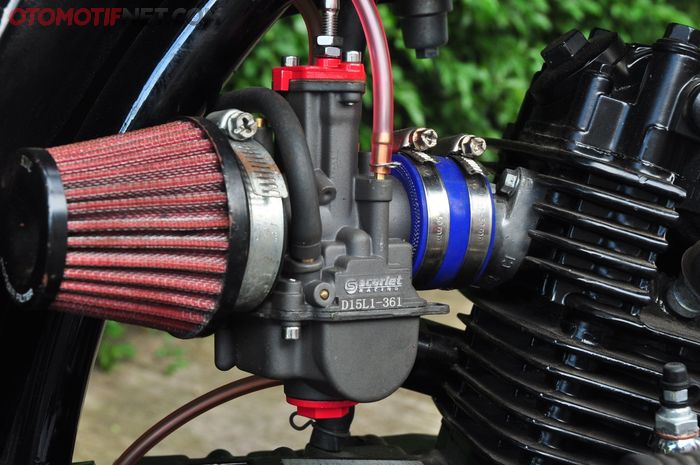 Karburator Scarlet PWK 24 bersama dengan knalpot full system dipercaya untuk mendongkrak performa 