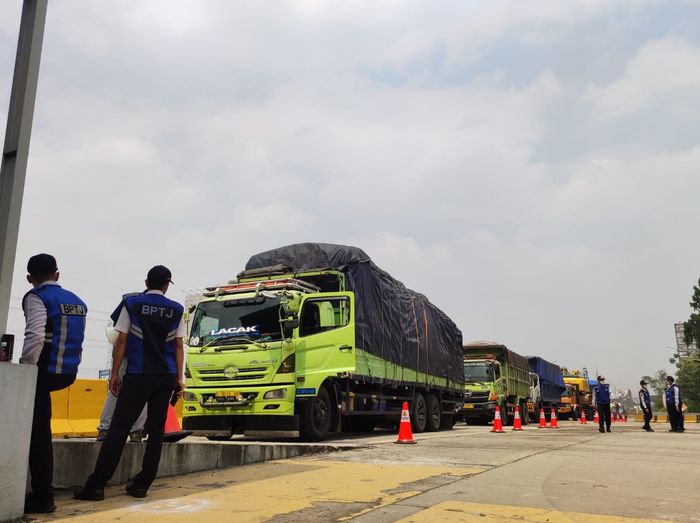 Ratusan truk odol ditilang