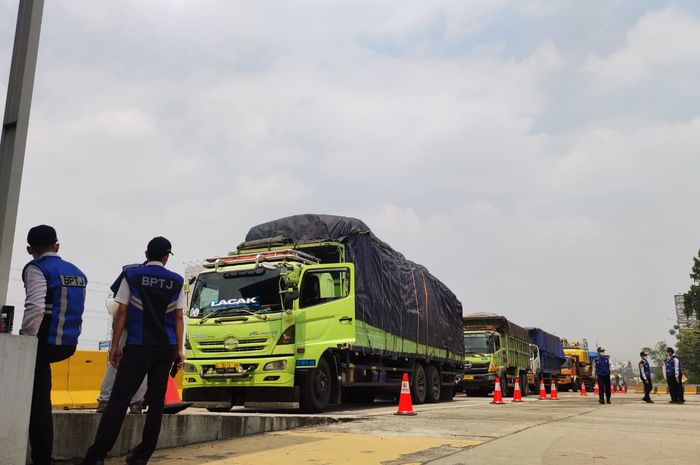 Ratusan truk odol ditilang