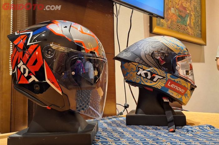 Benarkah KYT TT R-Jet adalah versi helm half face dari KYT KX 1-Race GP ?