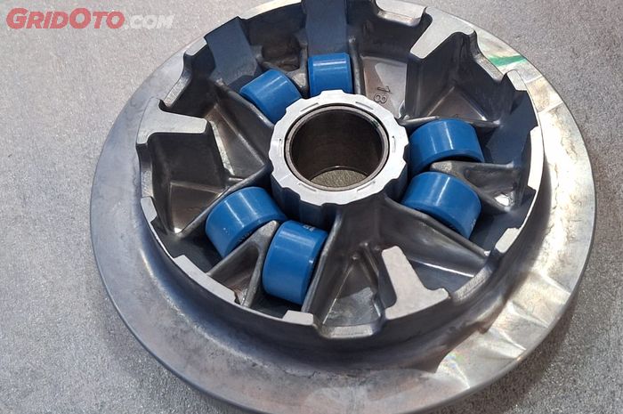 Ilustrasi roller motor matic