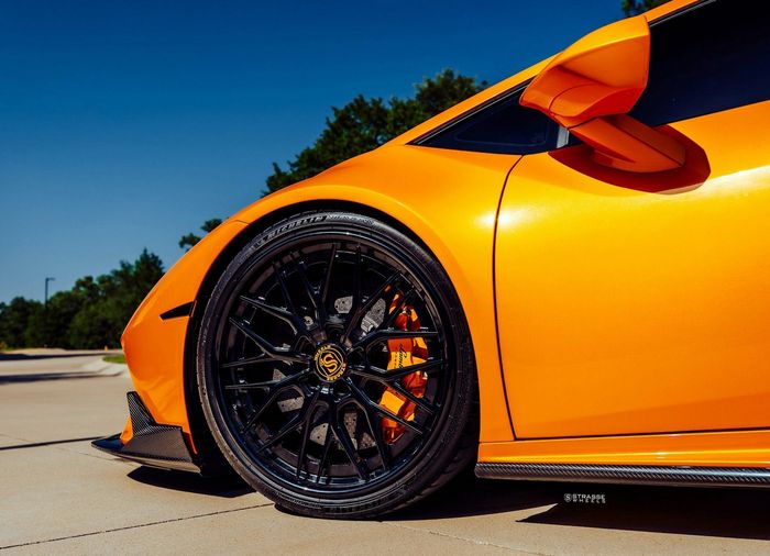 Modifikasi Lamborghini Huracan pakai pelek SV10 M Deep Concave FS 