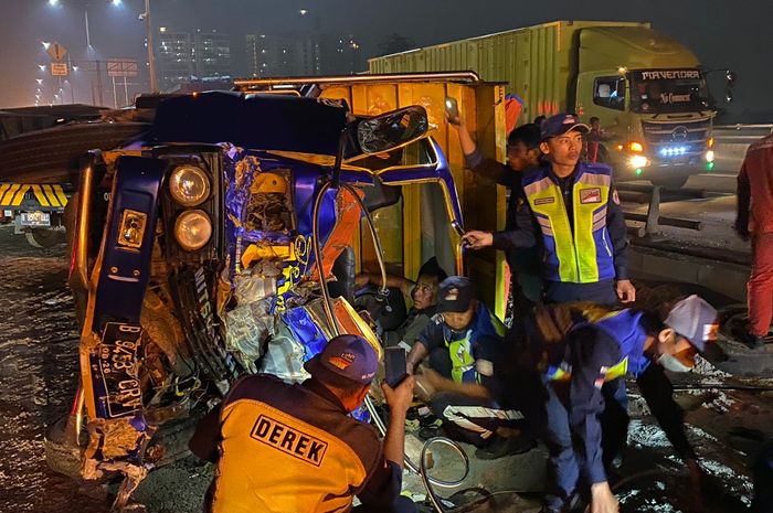 Kecelakan parah di Tol Tj Priuk arah Cawang
