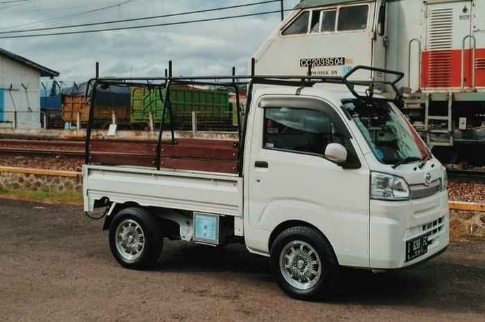 Daihatsu Hi-Max milik Zul