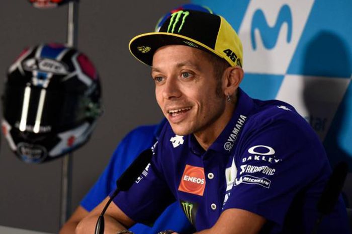 Valentino Rossi merasa mengendarai YZR-M1 adalah kesenangan