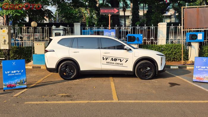 Tampilan samping VF MPV 7