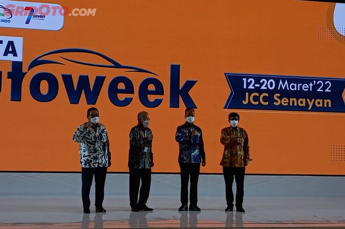 Peresmian pembukaan pameran Jakarta Auto Week 2022 di JCC, Senayan oleh Menteri Perindustrian Agus Gumiwang Kartasasmita