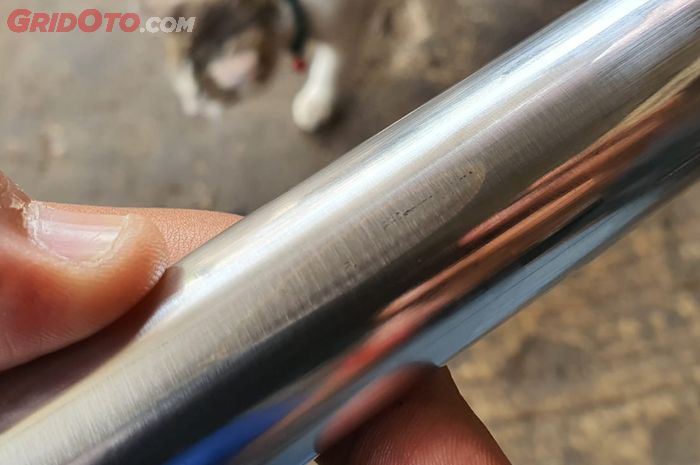 Kalau sil sokbreker depan gampang rembes berarti ada masalah pada as sokbreker