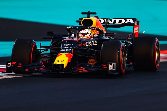 Max Verstappen bakal start terdepan F1 Abu Dhabi 2021, setelah menguasai sesi kualifikasi di Sirkuit Yas Marina