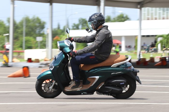 Honda Stylo 160 tampang retro tapi kencang