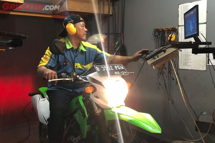 Tes dyno tenaga dari mesin baru Kawasaki KLX 230