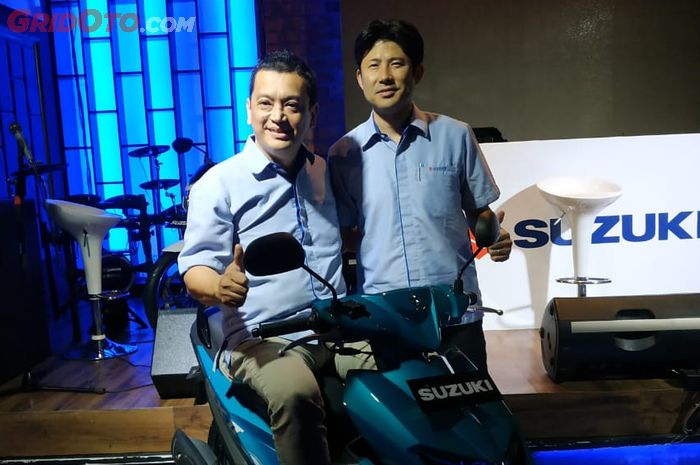 Yohan Yahya (kiri) 2W Sales &amp; Marketing Departement Head PT Suzuki Indomobil Sales (SIS)