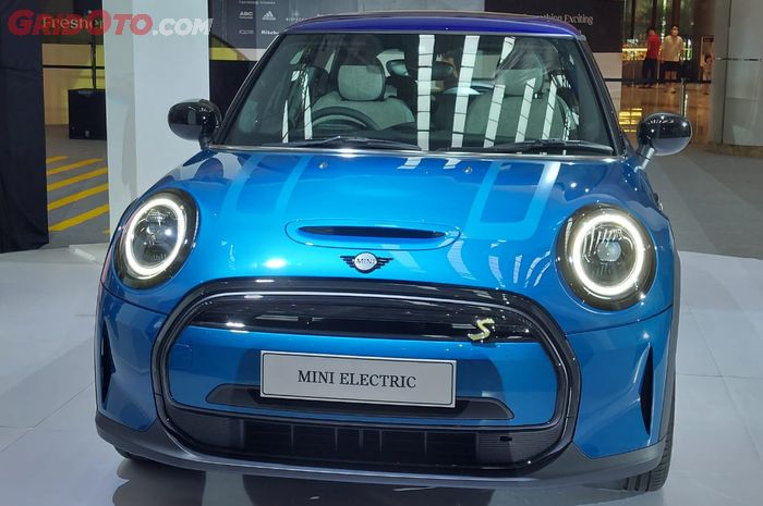 MINI Electric menjadi mobil listrik pertama MINI di Indonesia.