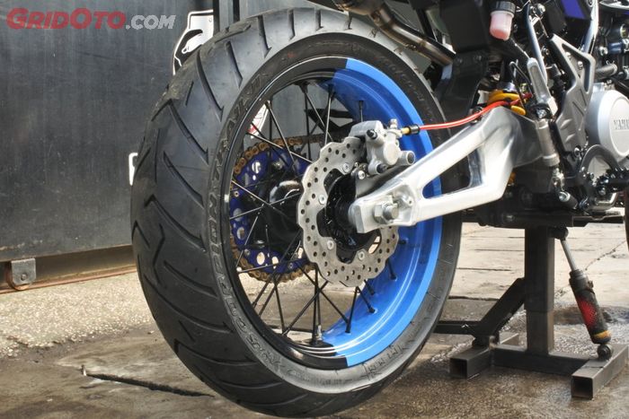 Kaki belakang gambot. Plus swing arm Aprilia SXV.