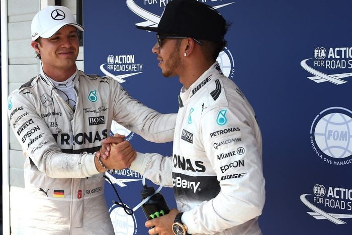 Nico Rosberg (kiri) yakin mantan rekan setimnya Lewis Hamilton bisa juara dunia lagi