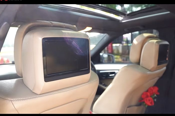 Ilustrasi headrest monitor di jok