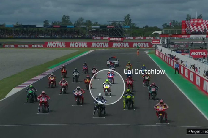 Cal Crutchlow mendapat penalti usai dianggap melakukan jump start pada MotoGP Argentina 2019