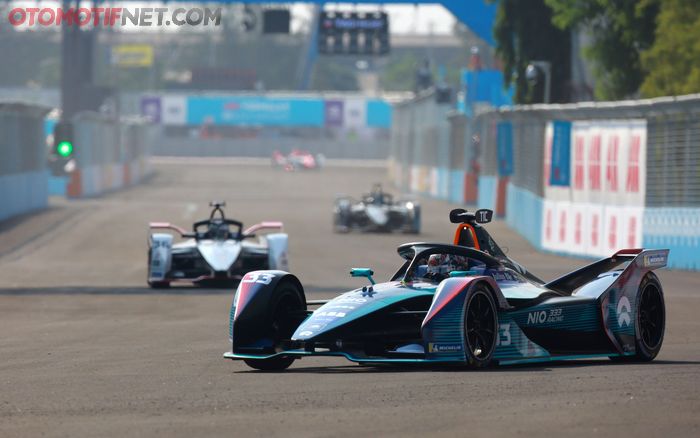 Aksi Para Pembalap Formula E pada sesi free parctice di tahun 2022