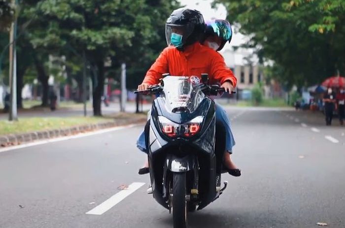 Tampang depan Yamaha NMAX sporty dengan headlamp custom