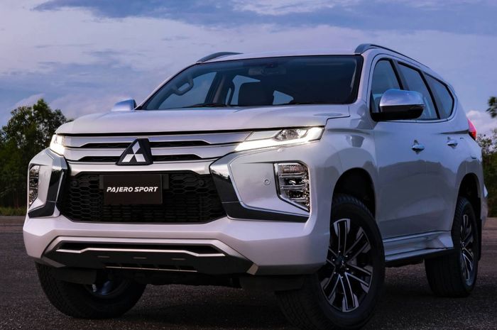 Fascia Mitsubishi Pajero Sport berubah dengan headlamp turun ke bawah