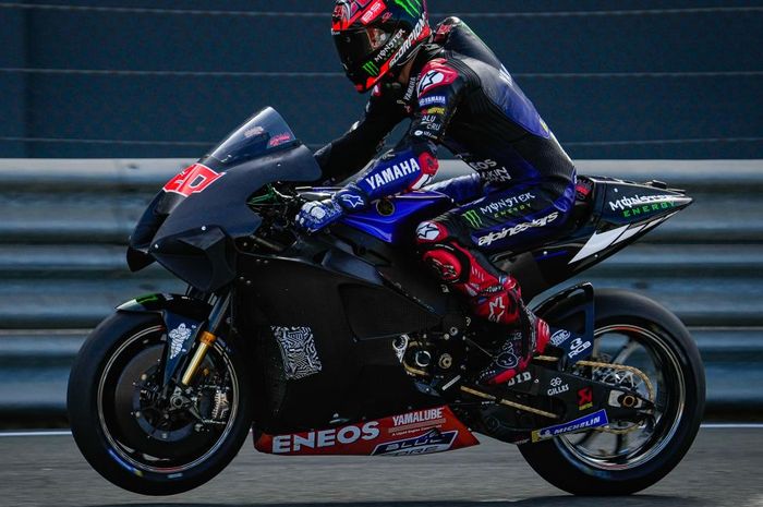 Dianggap sudah ketinggalan, pabrikan Yamaha memastikan masih setia dengan mesin inline 4 di MotoGP, ini alasannya
