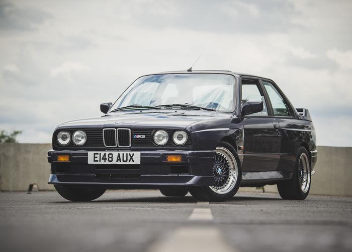 Harga Tembus Rp 1 Milliar, Apa Spesialnya BMW M3 E30 Lawas Satu Ini? - GridOto.com