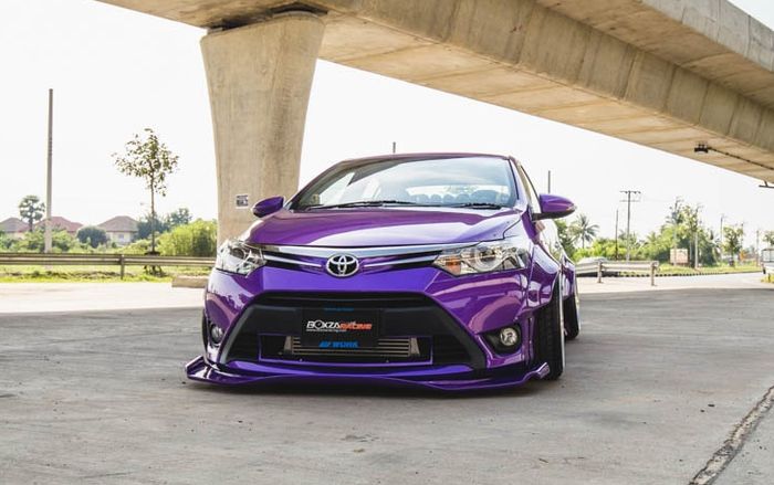 Tampilan depan Toyota Vios mengasup wide body kit